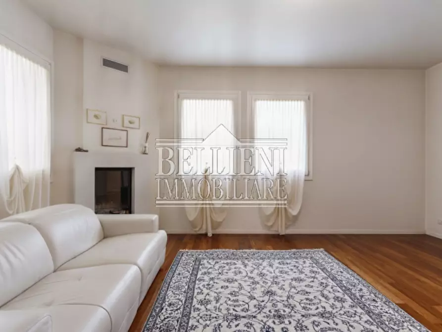 Immagine 3 di Villa in vendita  in via brenta a Monticello Conte Otto