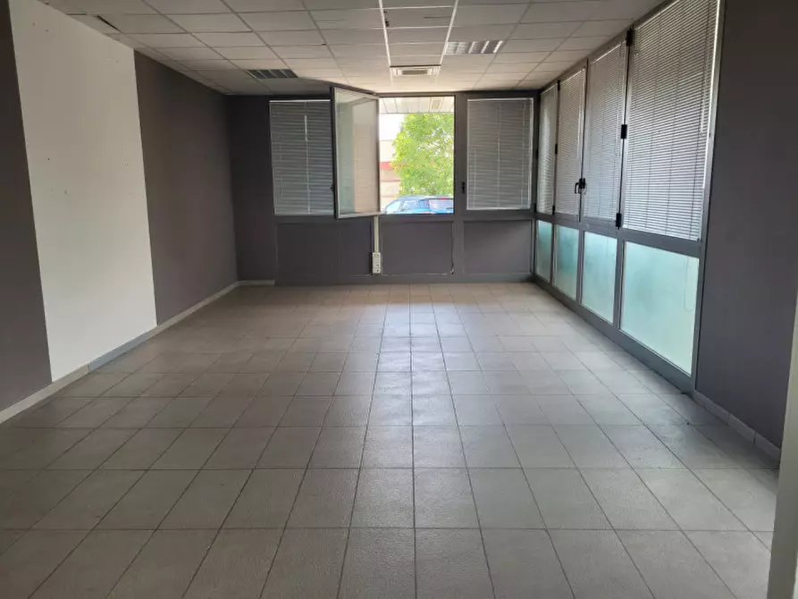Immagine 4 di Capannone industriale in vendita  a Modena