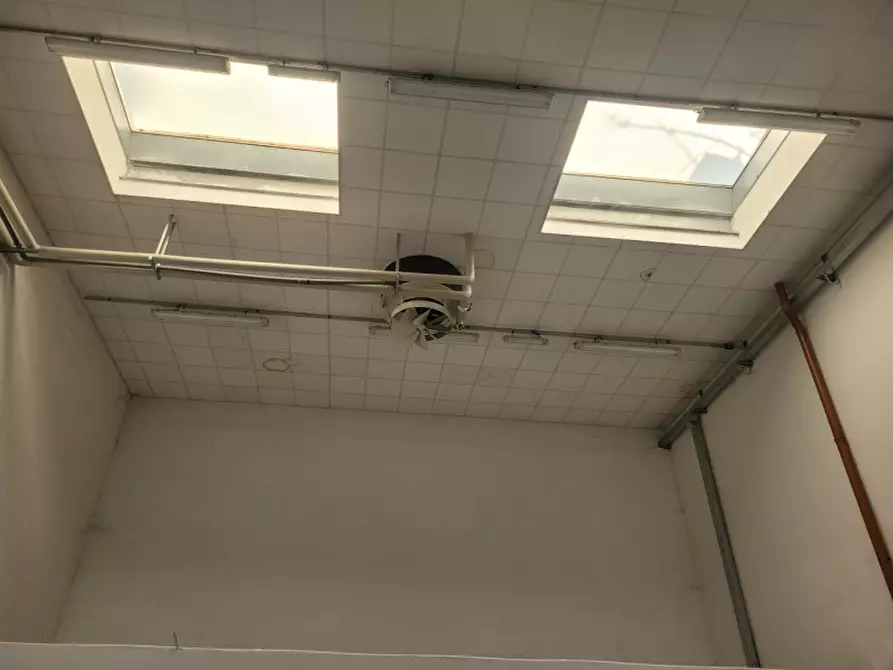 Immagine 6 di Capannone industriale in vendita  a Modena