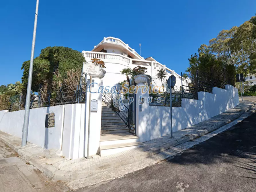 Immagine 1 di Villa in vendita  in Viale Grotta Sant'Ermete a Matino
