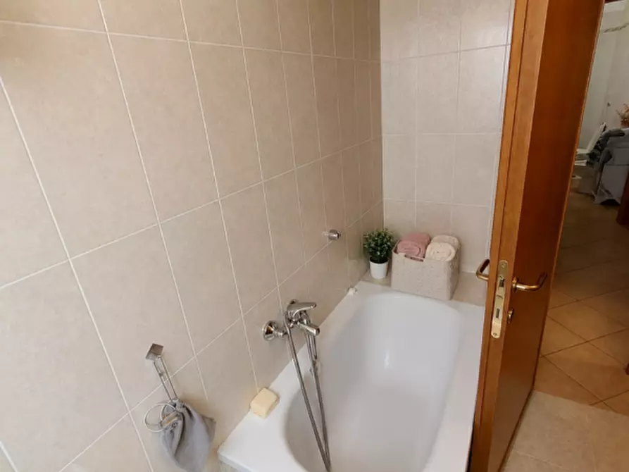 Immagine 5 di Appartamento in vendita  a Tuoro Sul Trasimeno