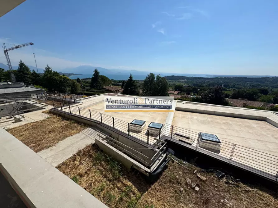 Immagine 7 di Villa in vendita  in Via Barcuzzi a Lonato del Garda