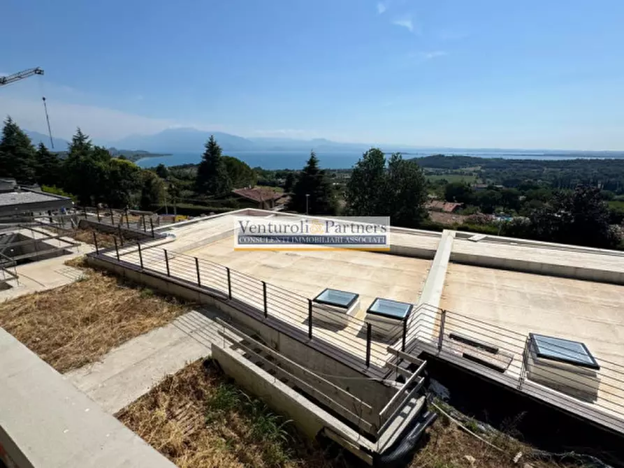 Immagine 8 di Villa in vendita  in Via Barcuzzi a Lonato del Garda