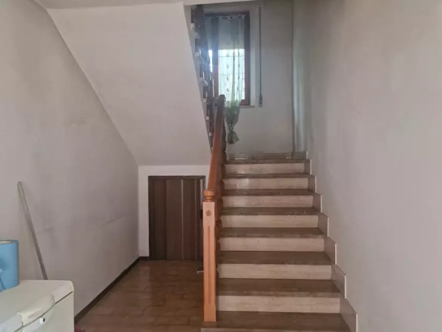 Immagine 9 di Rustico / casale in vendita  a Lucignano