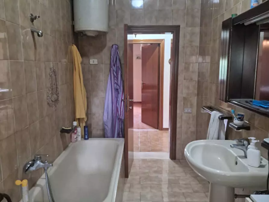 Immagine 21 di Rustico / casale in vendita  a Lucignano