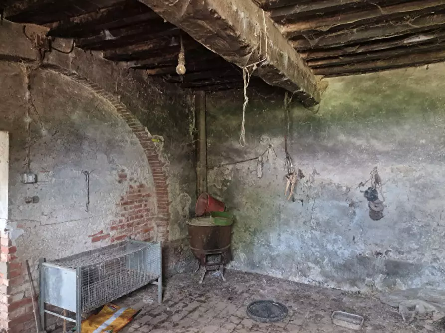 Immagine 51 di Rustico / casale in vendita  a Lucignano