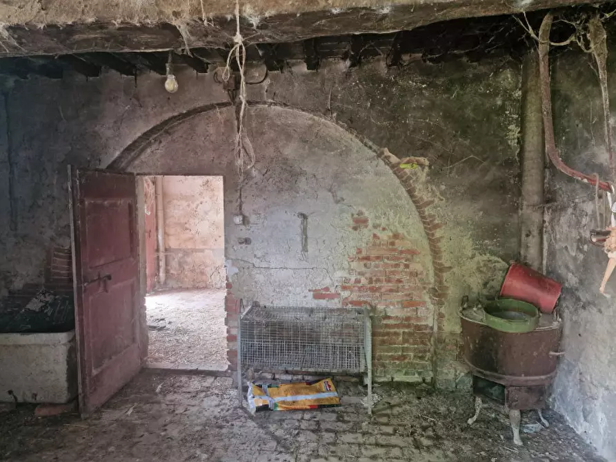 Immagine 52 di Rustico / casale in vendita  a Lucignano