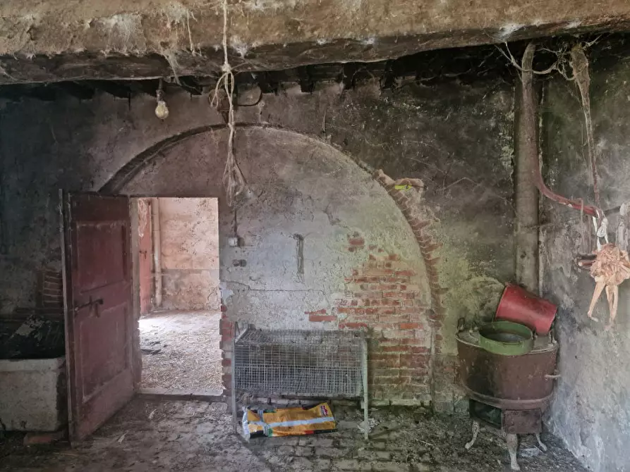 Immagine 53 di Rustico / casale in vendita  a Lucignano