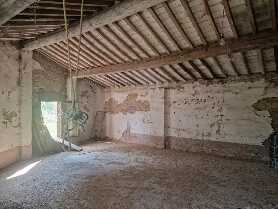 Immagine 74 di Rustico / casale in vendita  a Lucignano