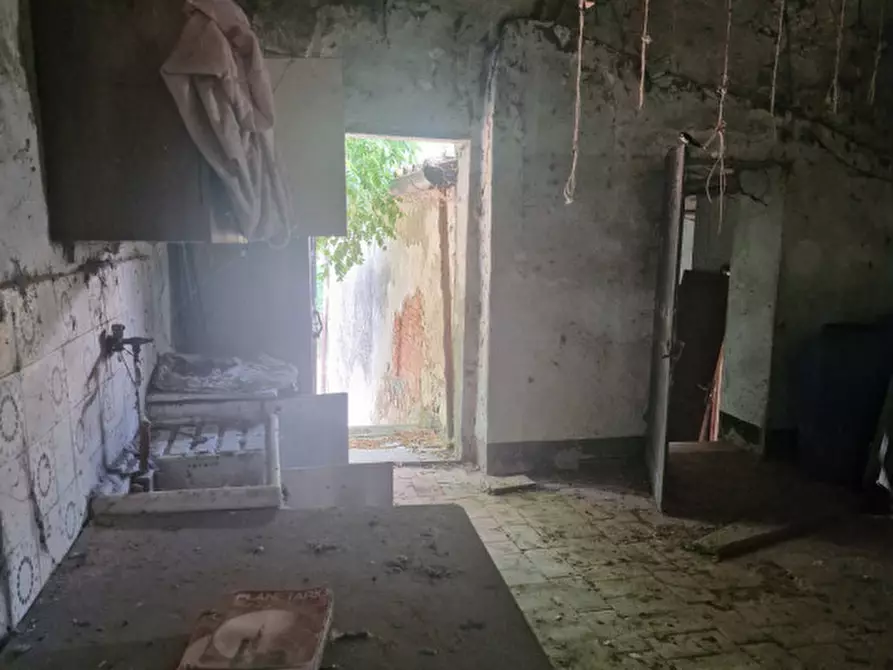 Immagine 77 di Rustico / casale in vendita  a Lucignano
