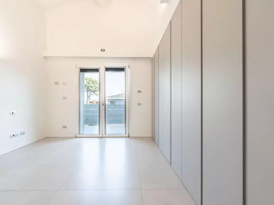 Immagine 17 di Villa in vendita  in Via Trento 57 a Cassano Magnago