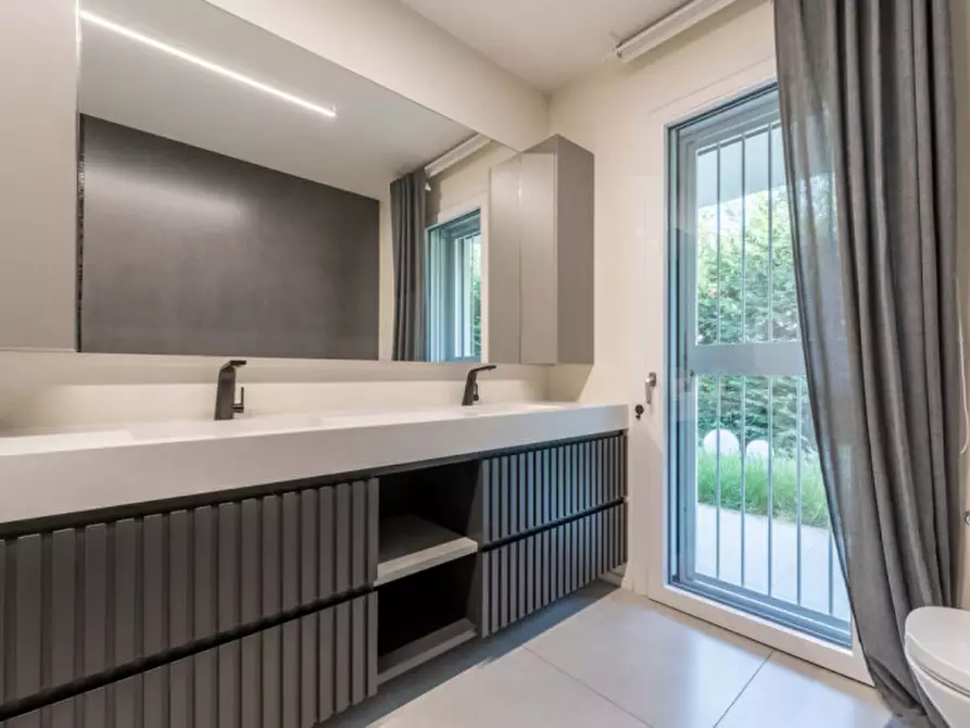 Immagine 27 di Villa in vendita  in Via Trento 57 a Cassano Magnago