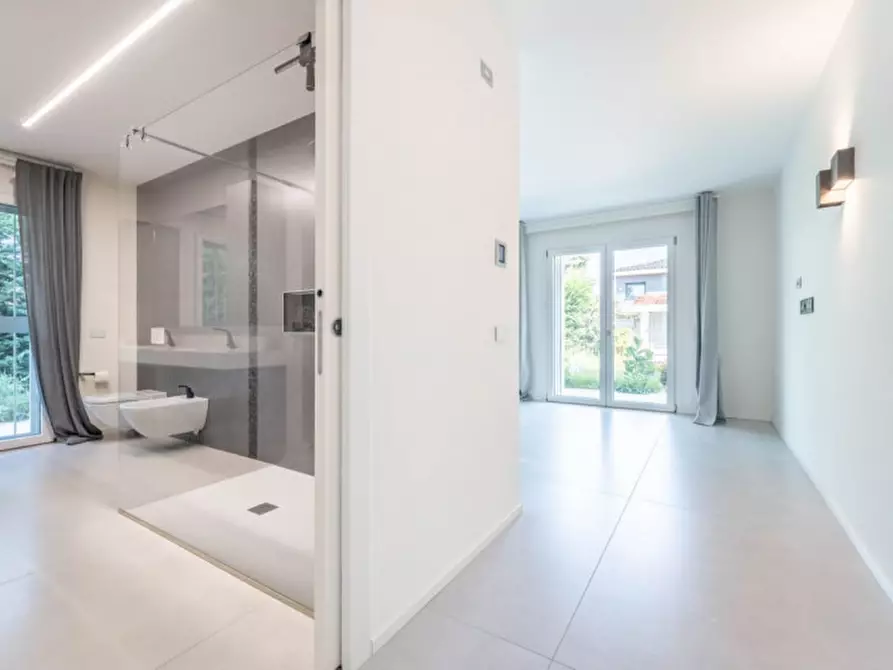 Immagine 33 di Villa in vendita  in Via Trento 57 a Cassano Magnago