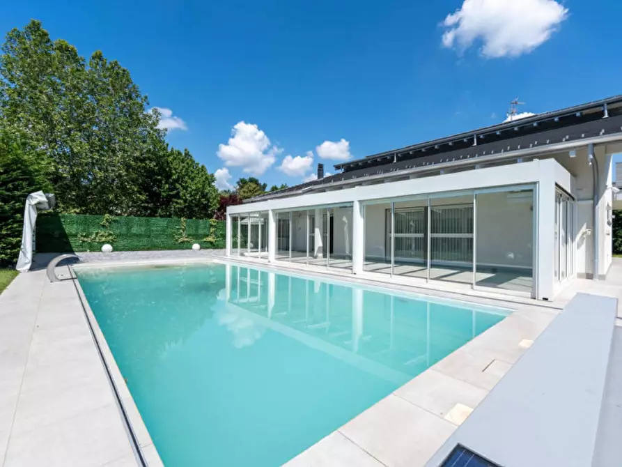 Immagine 42 di Villa in vendita  in Via Trento 57 a Cassano Magnago