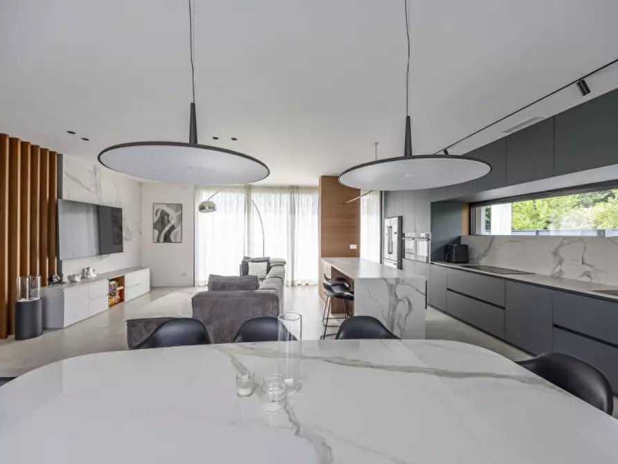 Immagine 5 di Villa in vendita  in Via Monte Bianco a Montebelluna