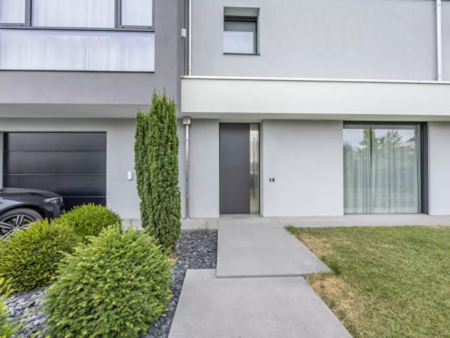 Immagine 44 di Villa in vendita  in Via Monte Bianco a Montebelluna