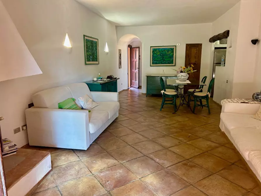 Immagine 3 di Appartamento in vendita  a Arzachena