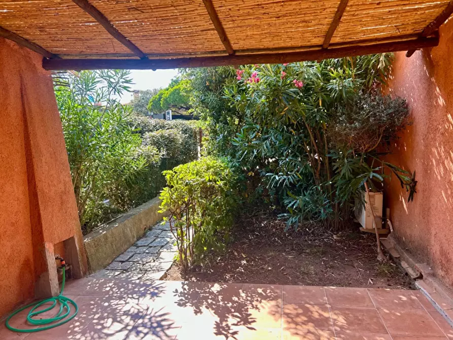 Immagine 4 di Appartamento in vendita  a Arzachena
