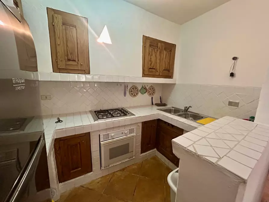 Immagine 5 di Appartamento in vendita  a Arzachena