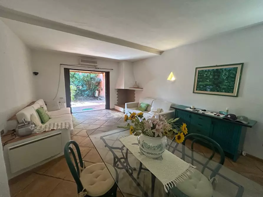 Immagine 8 di Appartamento in vendita  a Arzachena