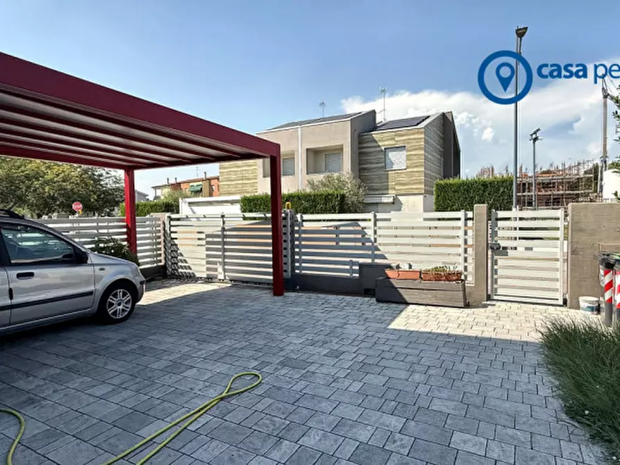 Immagine 4 di Casa bifamiliare in vendita  in Via Viernheim 50 a Rovigo