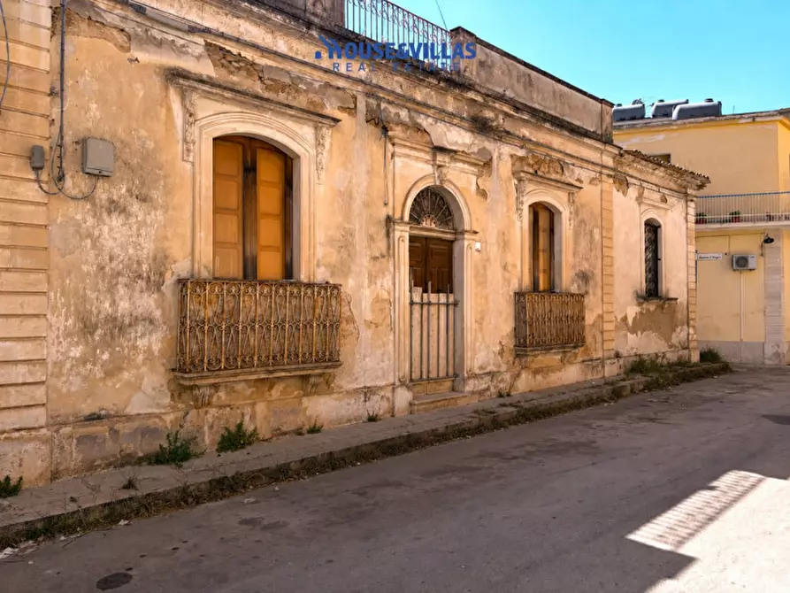 Immagine 2 di Casa indipendente in vendita  in Via G. Gozzo a Avola