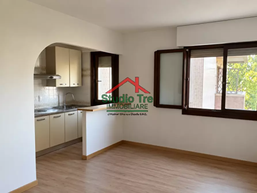 Immagine 2 di Appartamento in vendita  in via cimabue a Venezia