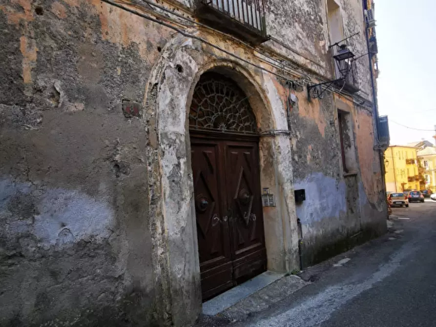 Immagine 1 di Palazzo in vendita  in Via Guglielmo Pepe a Catanzaro