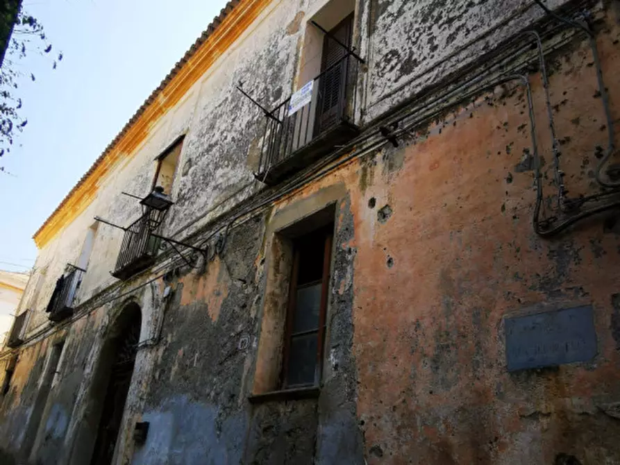 Immagine 2 di Palazzo in vendita  in Via Guglielmo Pepe a Catanzaro