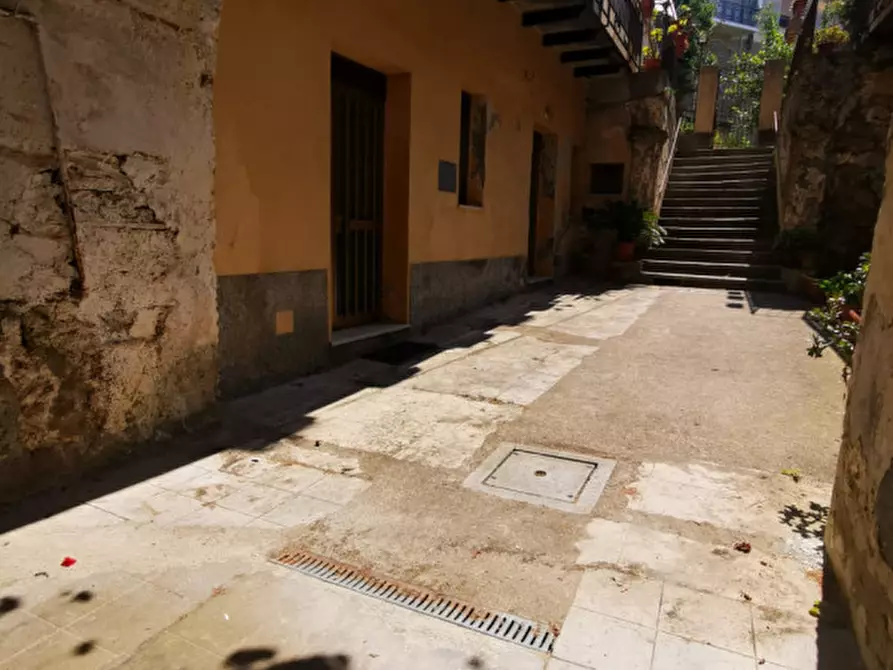 Immagine 6 di Palazzo in vendita  in Via Guglielmo Pepe a Catanzaro