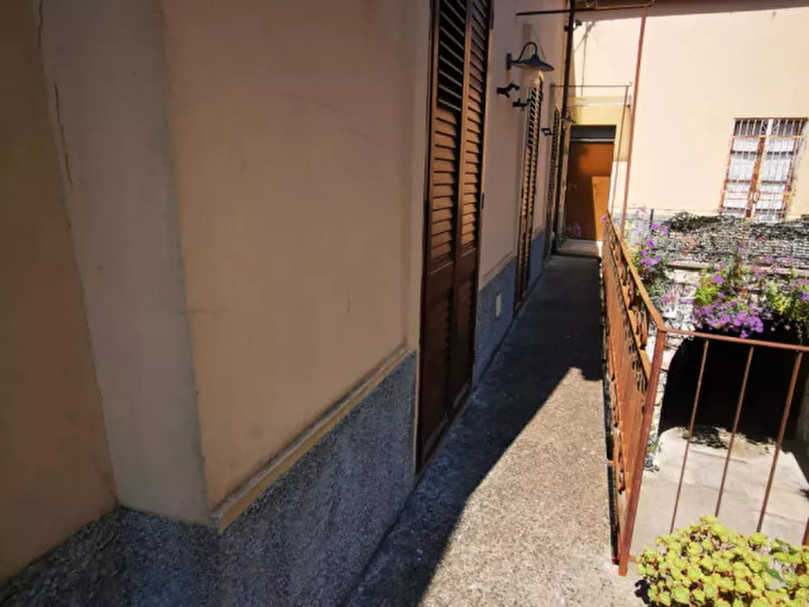 Immagine 8 di Palazzo in vendita  in Via Guglielmo Pepe a Catanzaro