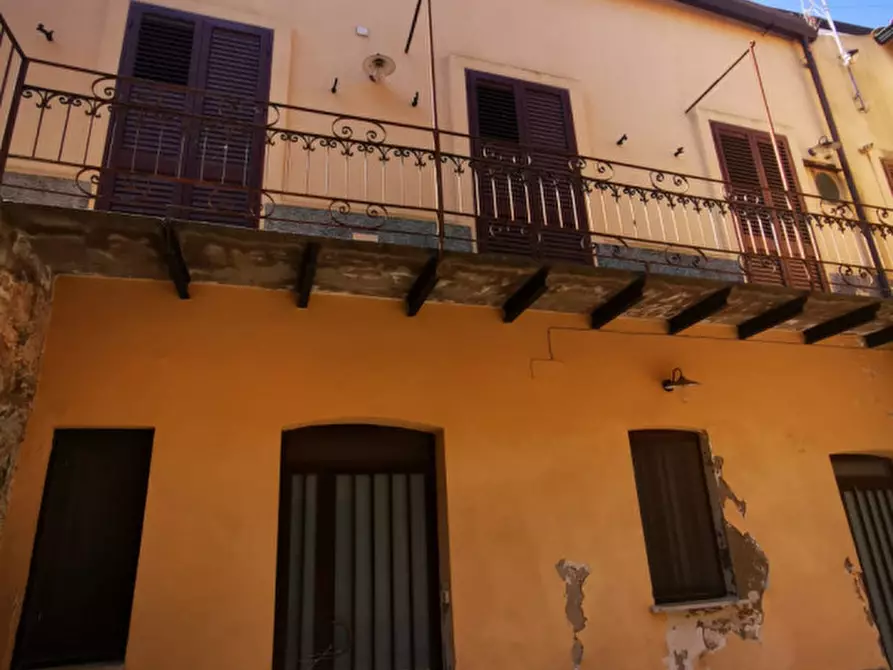 Immagine 9 di Palazzo in vendita  in Via Guglielmo Pepe a Catanzaro