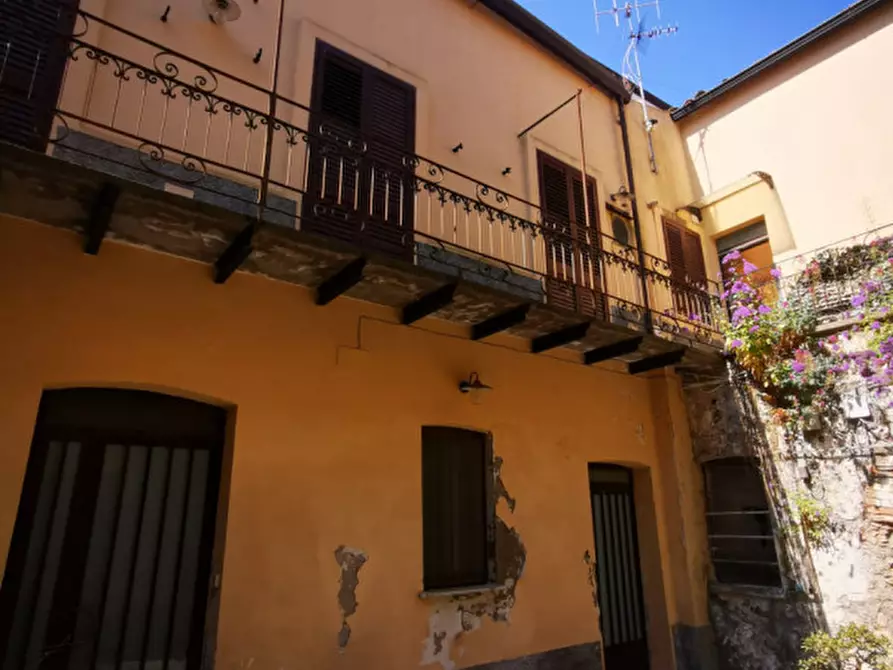 Immagine 10 di Palazzo in vendita  in Via Guglielmo Pepe a Catanzaro