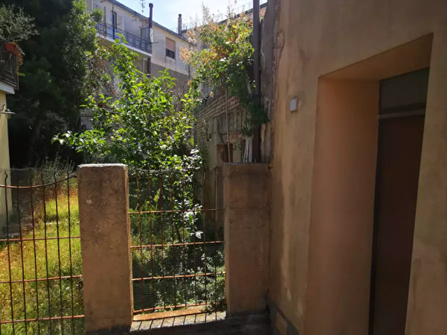 Immagine 11 di Palazzo in vendita  in Via Guglielmo Pepe a Catanzaro