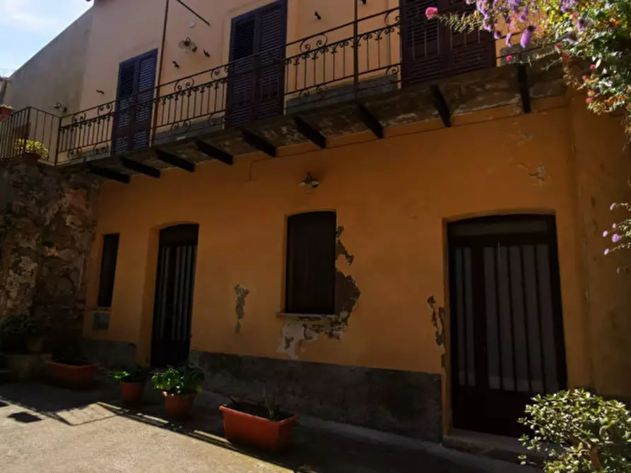 Immagine 14 di Palazzo in vendita  in Via Guglielmo Pepe a Catanzaro