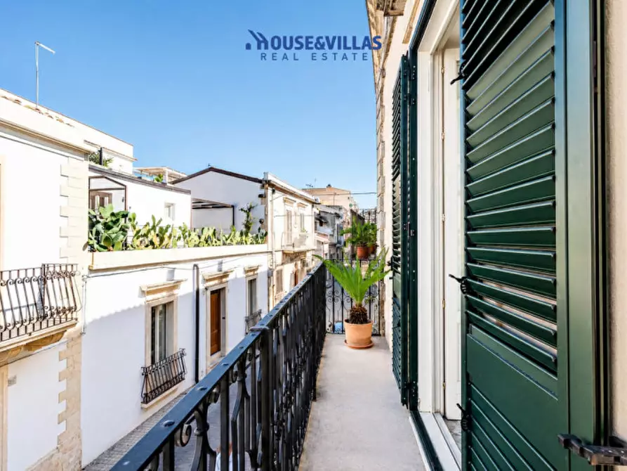 Immagine 22 di Casa indipendente in vendita  in Via Gian Battista Vico a Noto