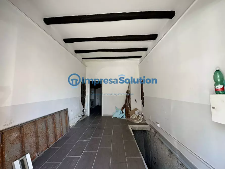 Immagine 8 di Negozio in affitto  in Via Concezio Muzy a Napoli