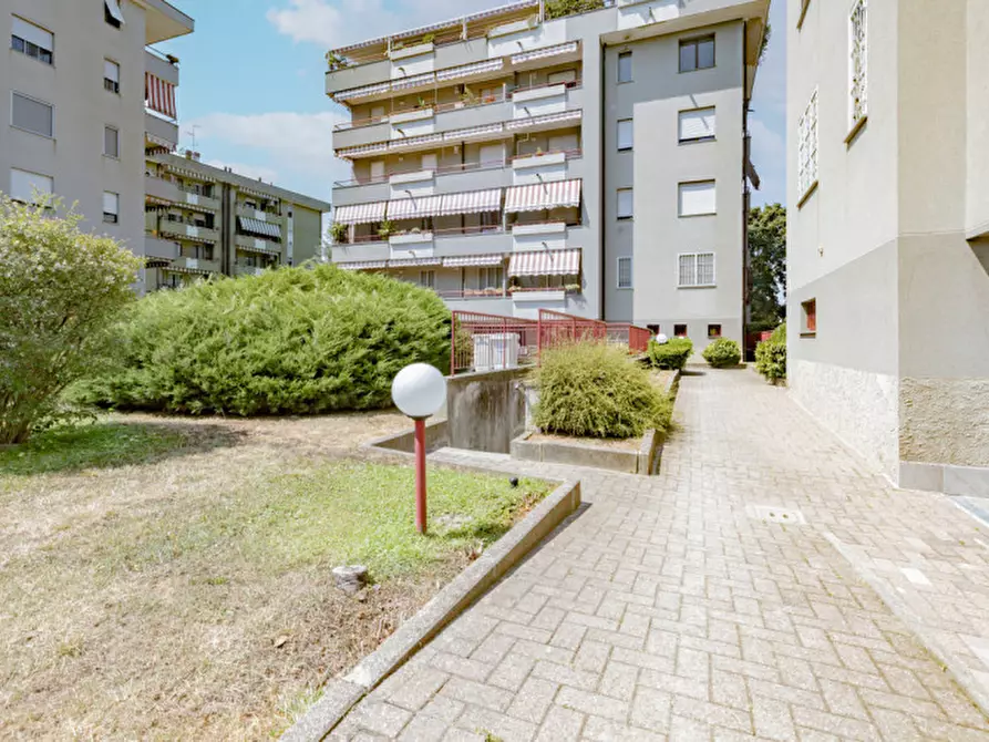 Immagine 38 di Appartamento in affitto  in Via Rovigo, 13 a Cologno Monzese