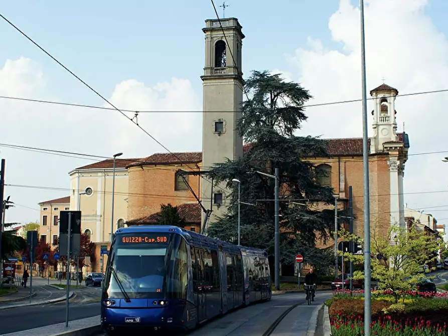 Immagine 1 di Garage in affitto  in Piazzale Santa Croce a Padova