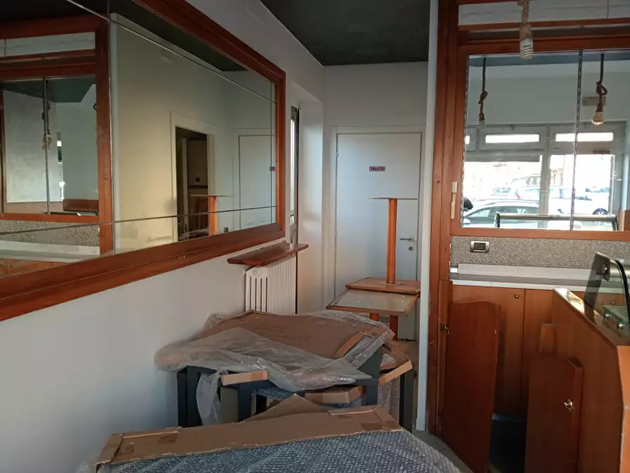 Immagine 1 di Negozio in affitto  in Via Roma a Vigodarzere