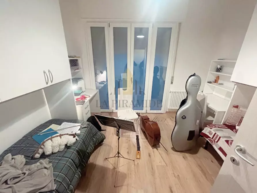 Immagine 1 di Camera in affitto  in POSTO LETTO SINGOLO IN CAMERA DOPPIA IN APPARTAMENTO - ZONA OSPEDALE MILITARE - PADOVA - RIF 42 a Padova