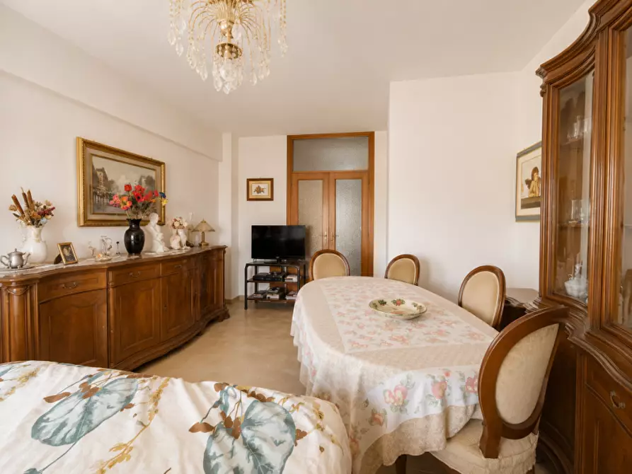 Immagine 4 di Appartamento in vendita  a Senigallia