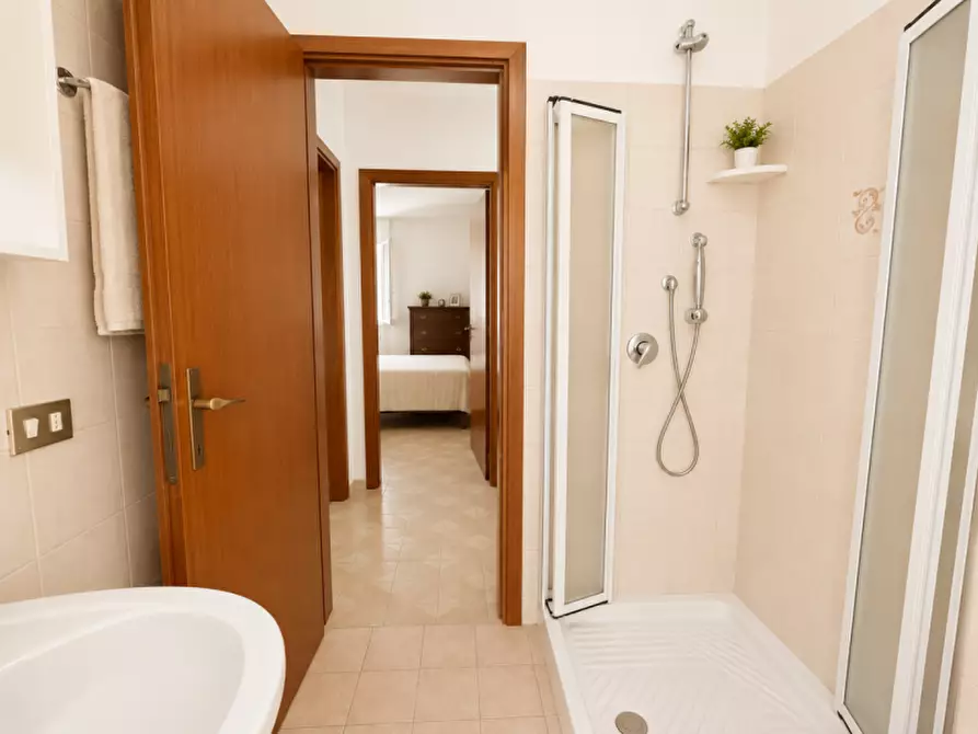 Immagine 8 di Appartamento in vendita  a Senigallia