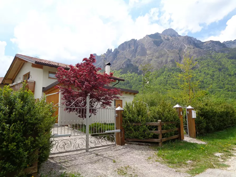 Immagine 1 di Casa indipendente in vendita  in Frazione Frisanchi a Altopiano Della Vigolana