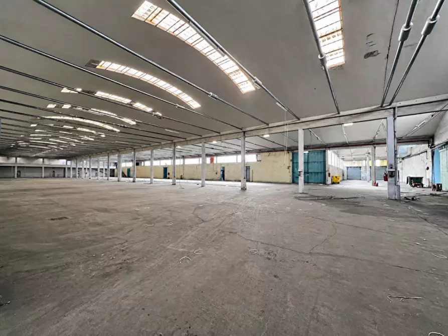 Immagine 8 di Capannone industriale in vendita  in Via Rovato a Erbusco