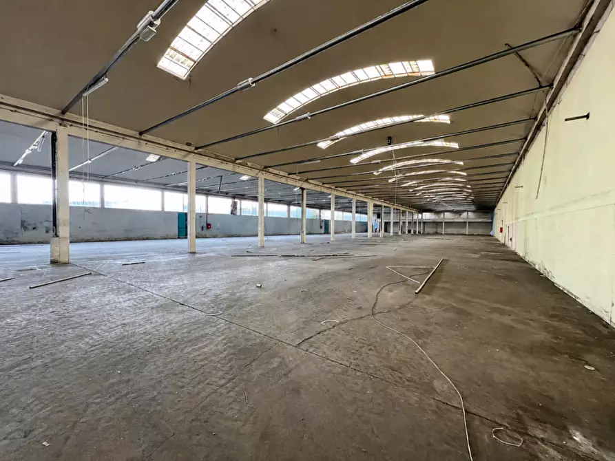 Immagine 11 di Capannone industriale in vendita  in Via Rovato a Erbusco