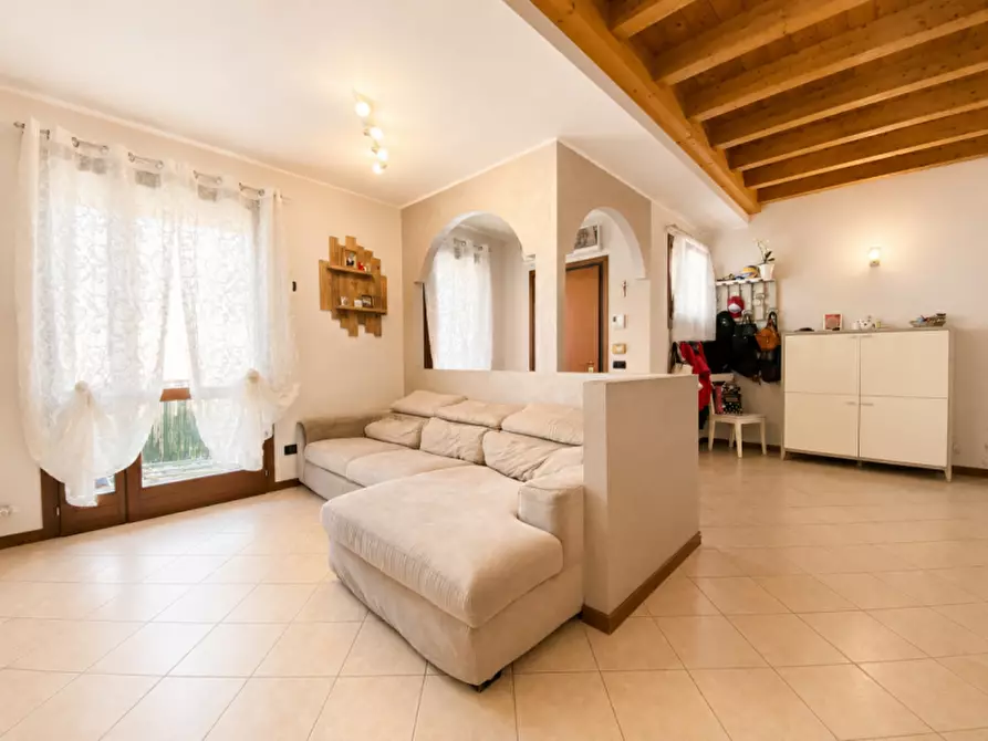 Immagine 8 di Appartamento in vendita  in Via Generale Carlo Alberto dalla Chiesa a Bolzano Vicentino