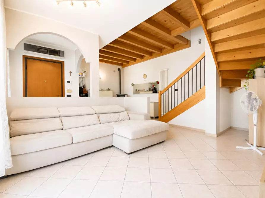 Immagine 9 di Appartamento in vendita  in Via Generale Carlo Alberto dalla Chiesa a Bolzano Vicentino