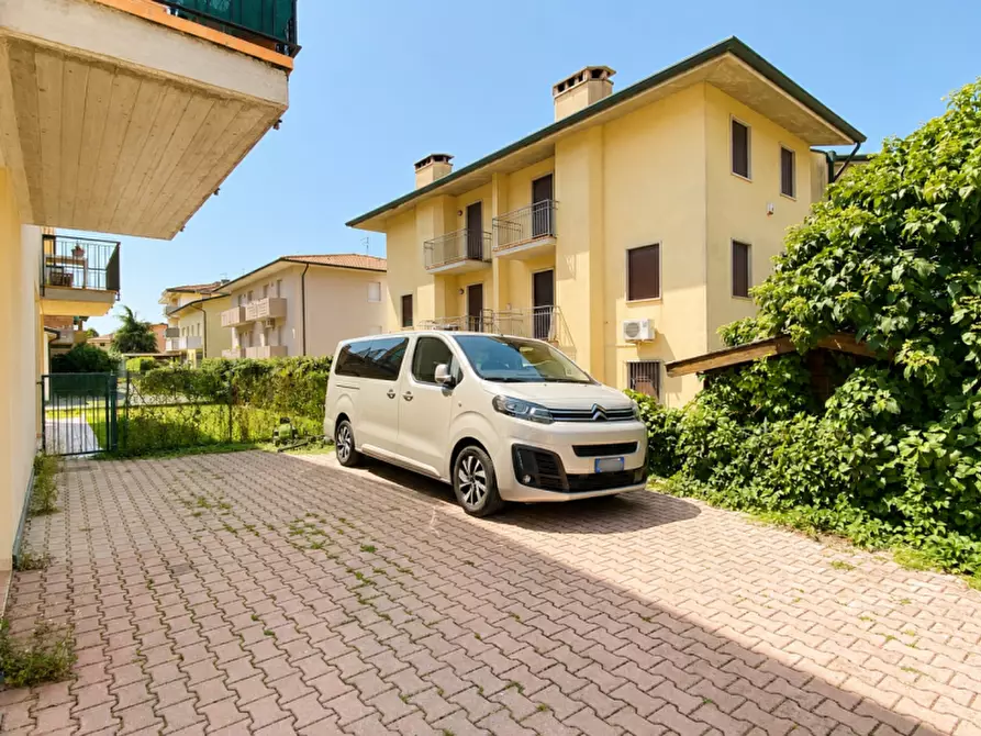 Immagine 33 di Appartamento in vendita  in Via Generale Carlo Alberto dalla Chiesa a Bolzano Vicentino