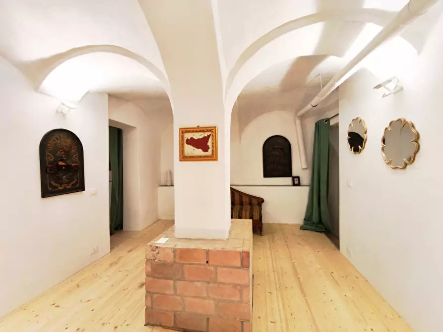 Immagine 4 di Appartamento in vendita  in Via Rialto a Bologna
